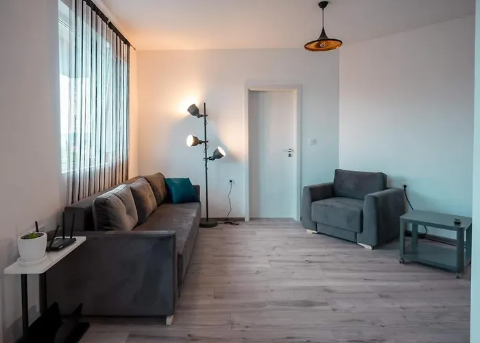 Turquoise By Rv * Varna