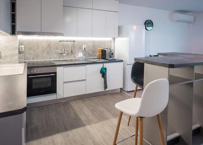 Turquoise By Rv * Varna